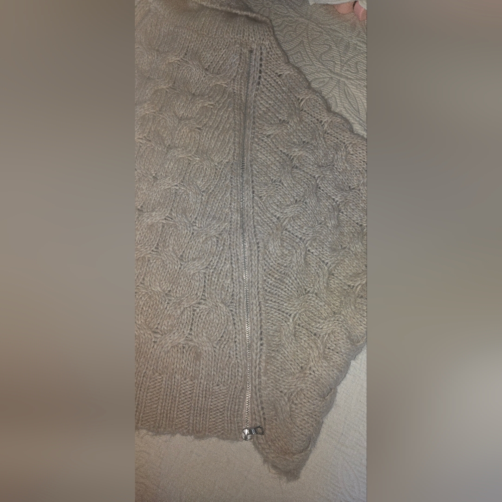 Brown Cable-Knit Oversized Women's Sweater - Picture 3 of 11